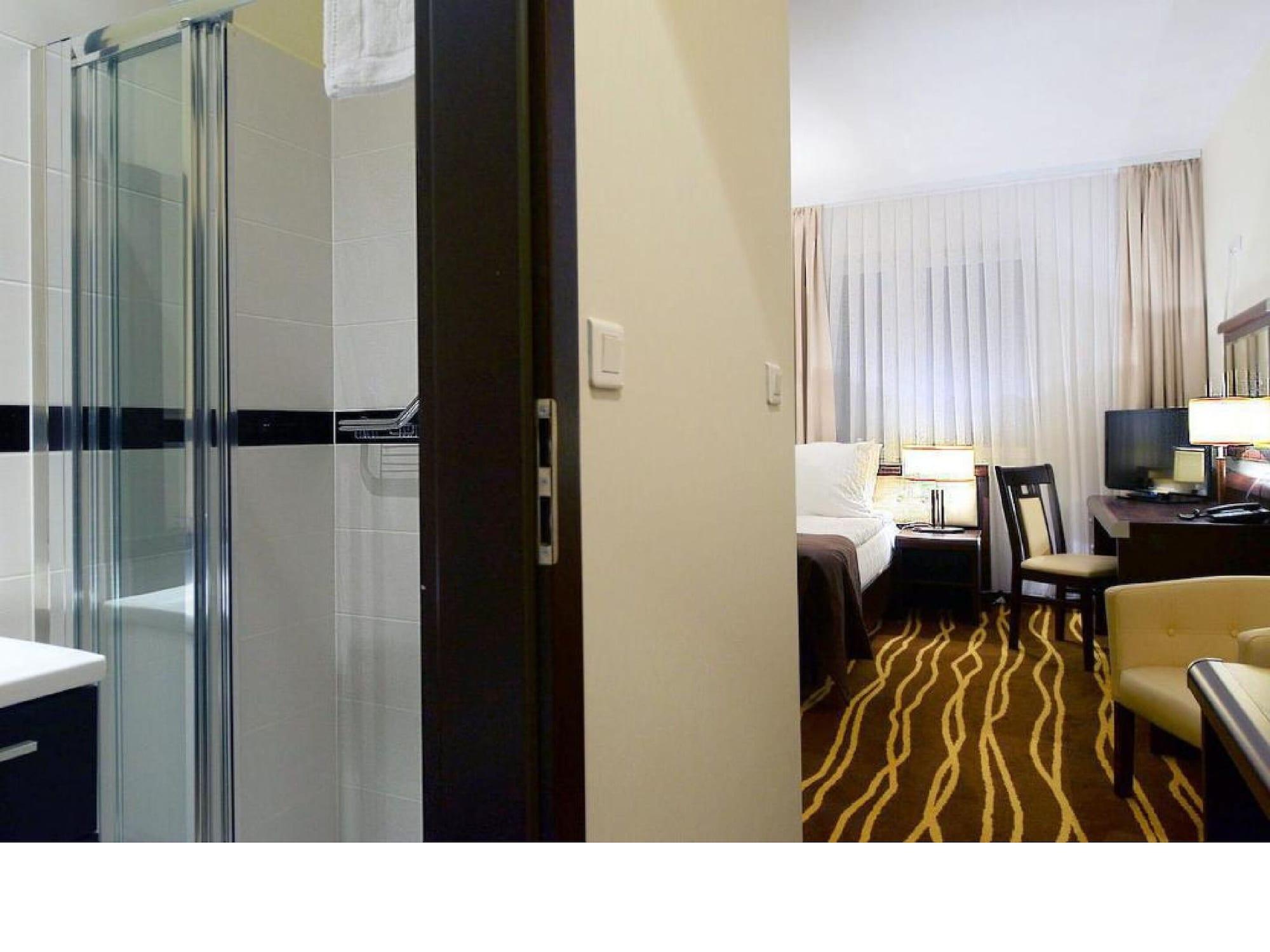 Hotel Business Faltom Gdynia 루미아 외부 사진